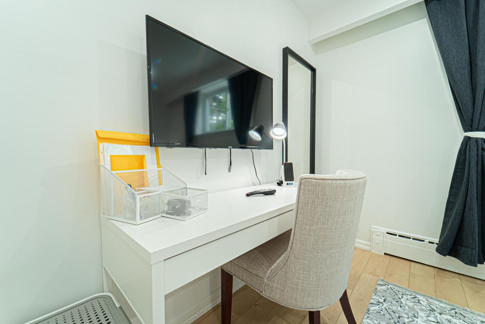 Quiet & Comfortable Double Private Room, Free Parking Toronto Buitenkant foto
