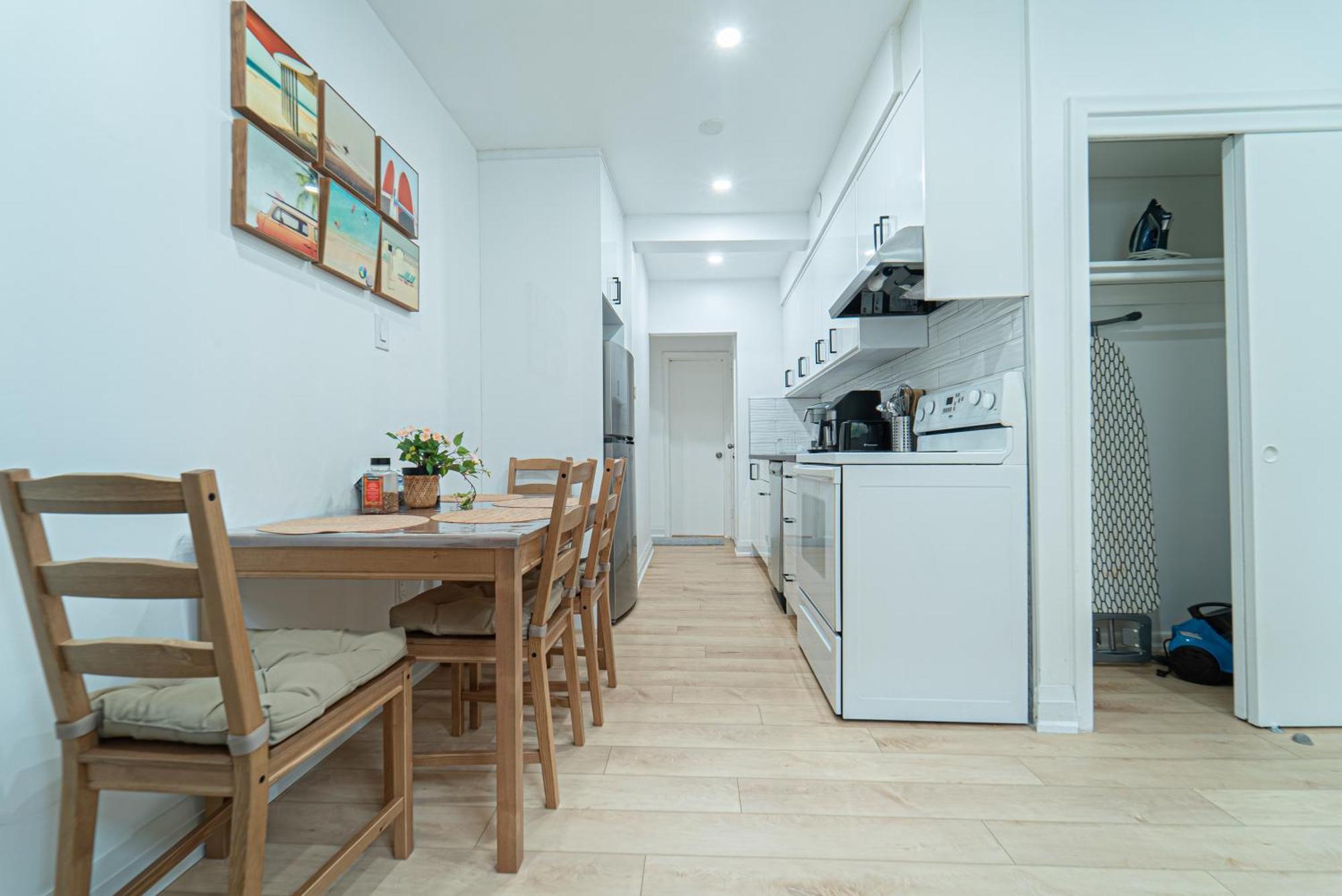 Quiet & Comfortable Double Private Room, Free Parking Toronto Buitenkant foto